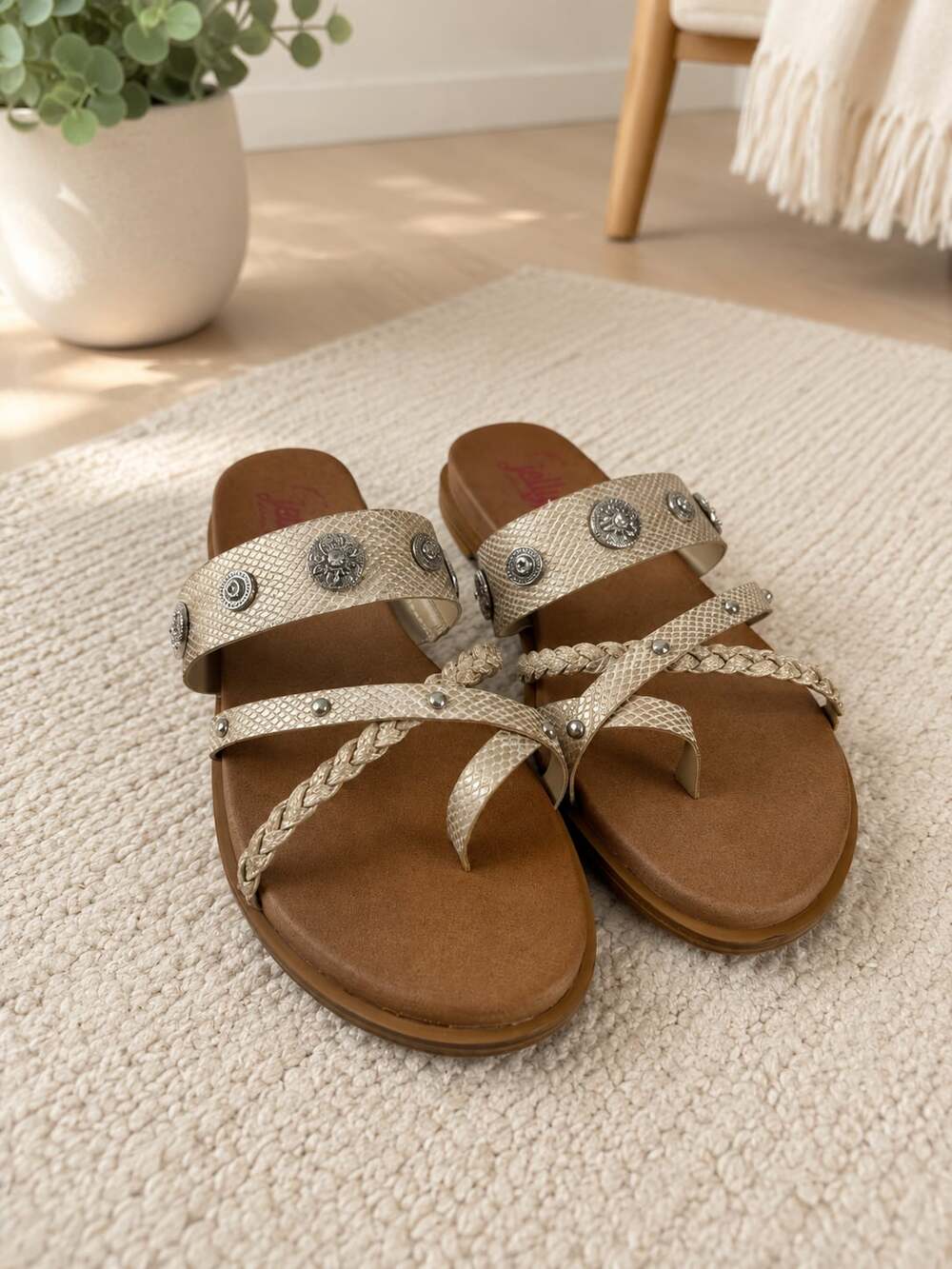 Jellypop Gold Metallic Studded Strappy Slide Sandals Women’s Size 9M Braided